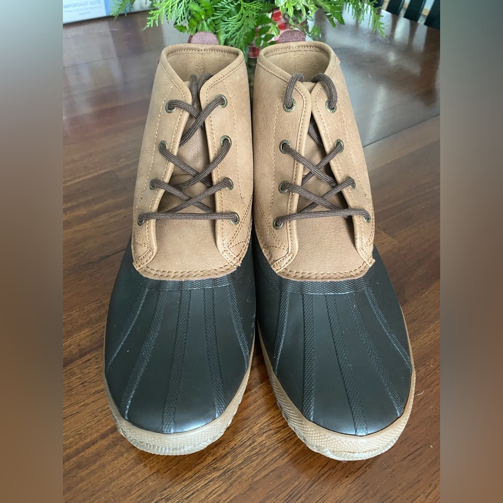 Sperry Men's Brown and Tan breakwater Boots size 13 NWT
